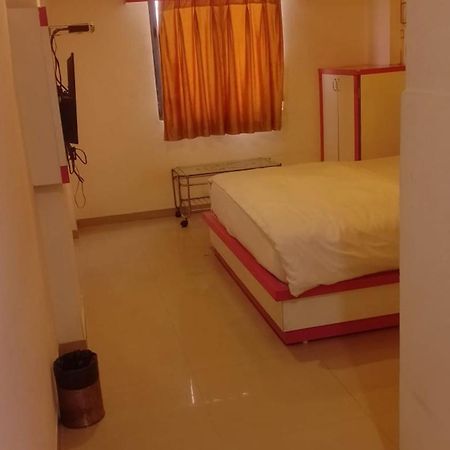 Hotel Paradise -Amhedabad Dış mekan fotoğraf