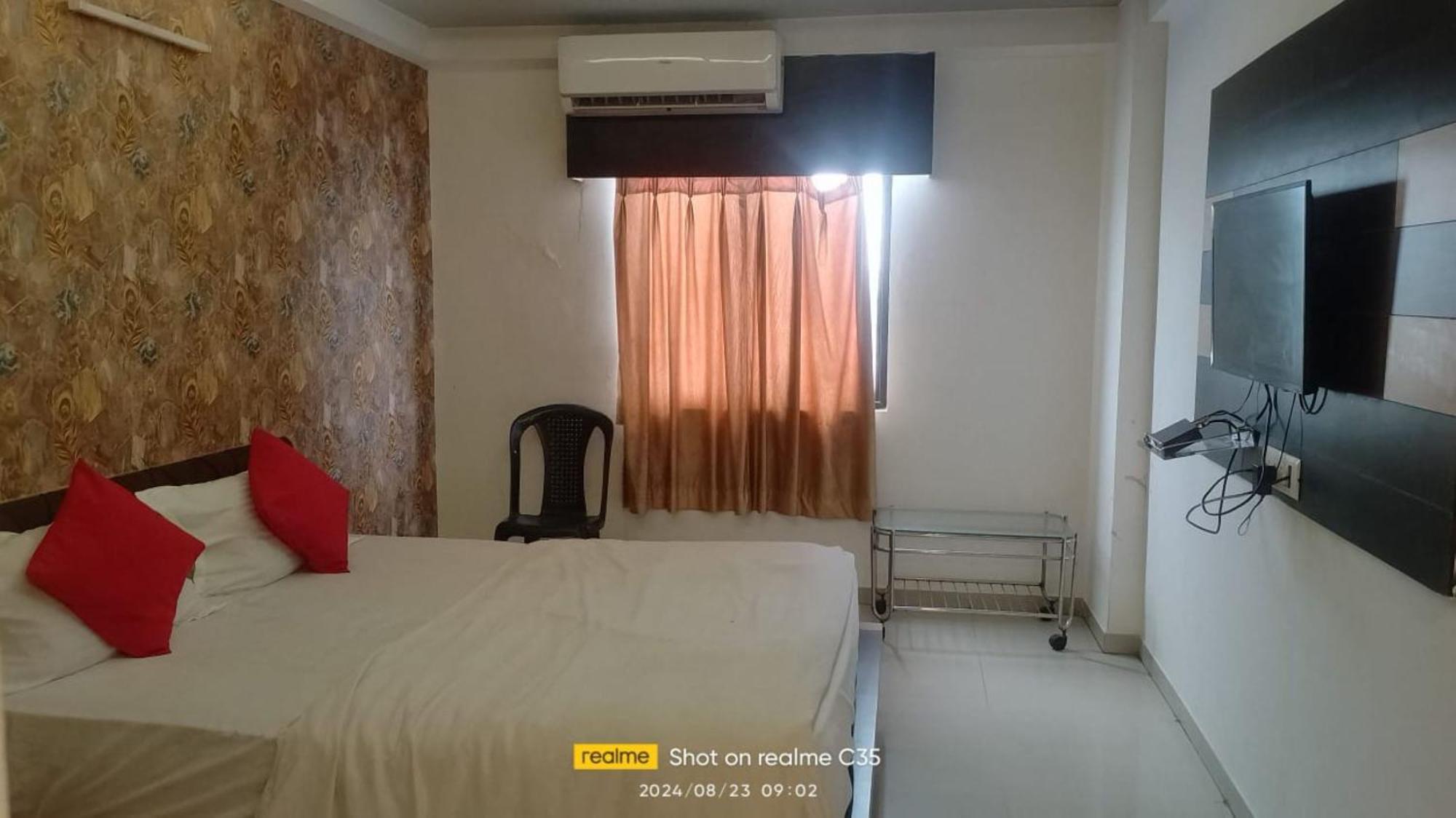 Hotel Paradise -Amhedabad Dış mekan fotoğraf
