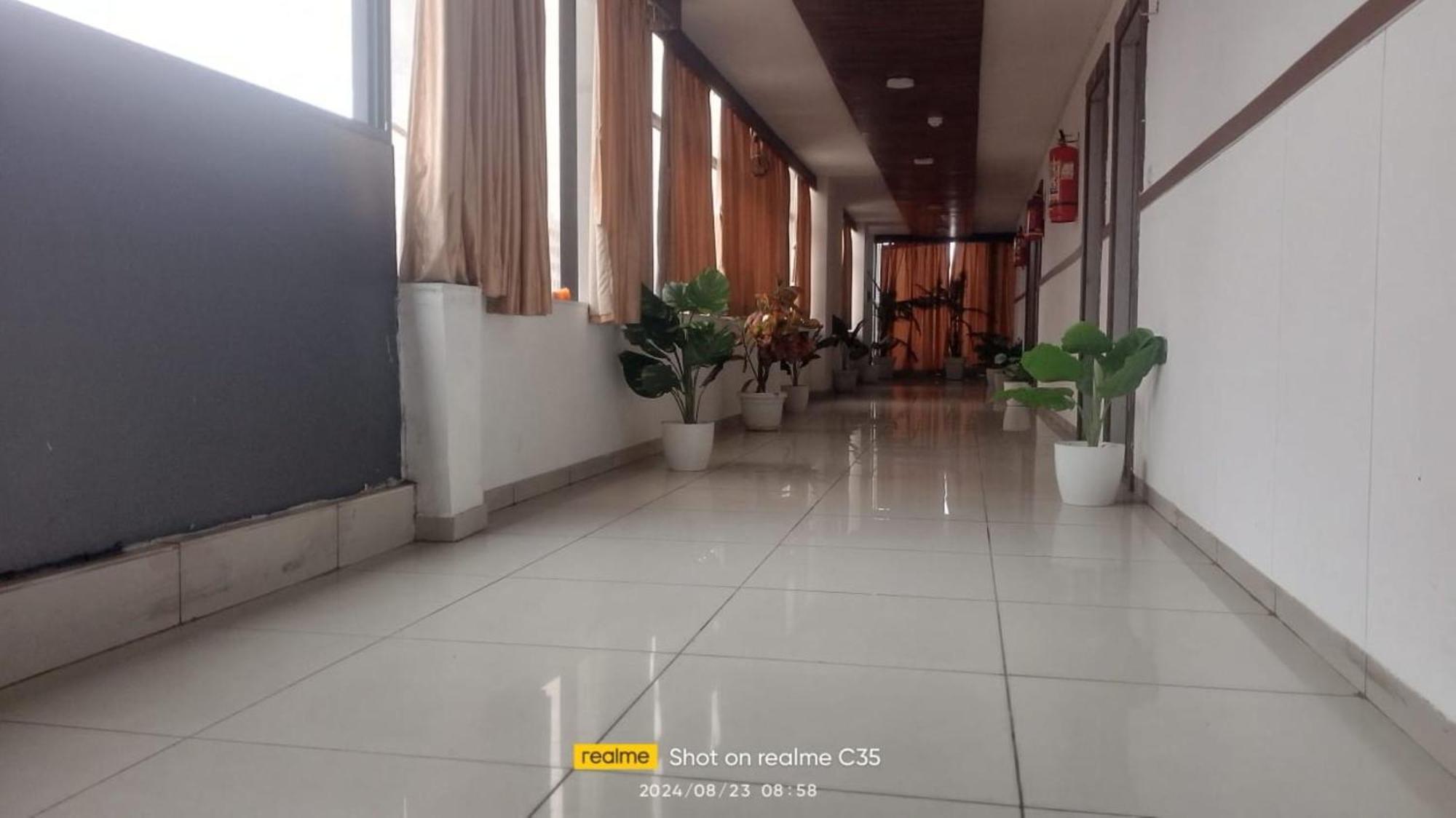 Hotel Paradise -Amhedabad Dış mekan fotoğraf