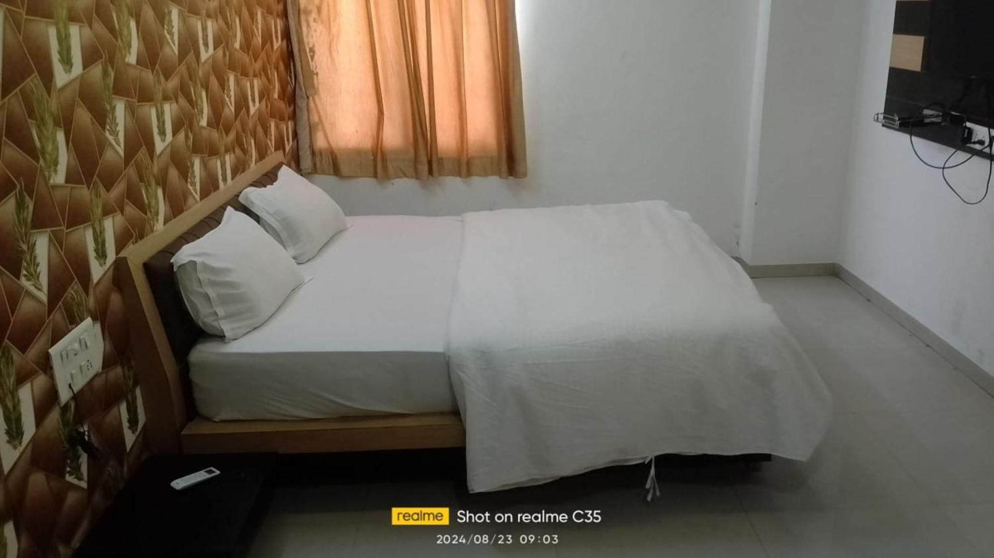 Hotel Paradise -Amhedabad Dış mekan fotoğraf