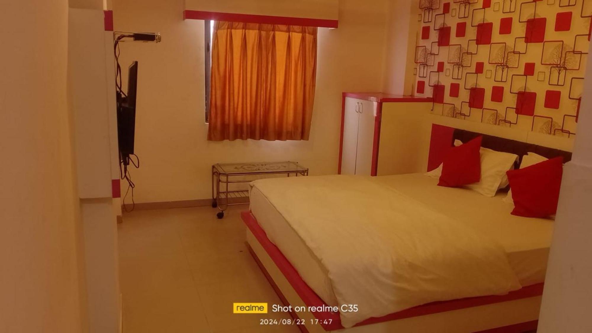 Hotel Paradise -Amhedabad Dış mekan fotoğraf